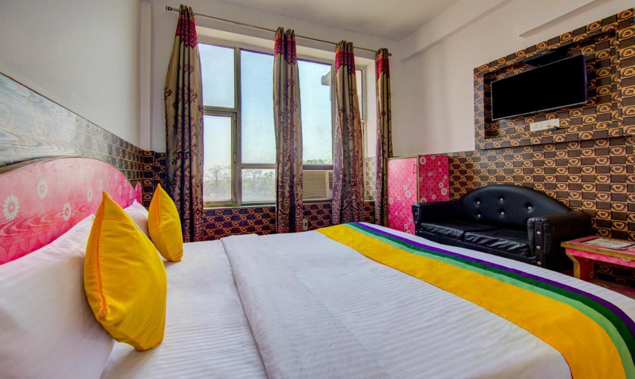 Itsy Hotels Satya Shree Katra  Ngoại thất bức ảnh