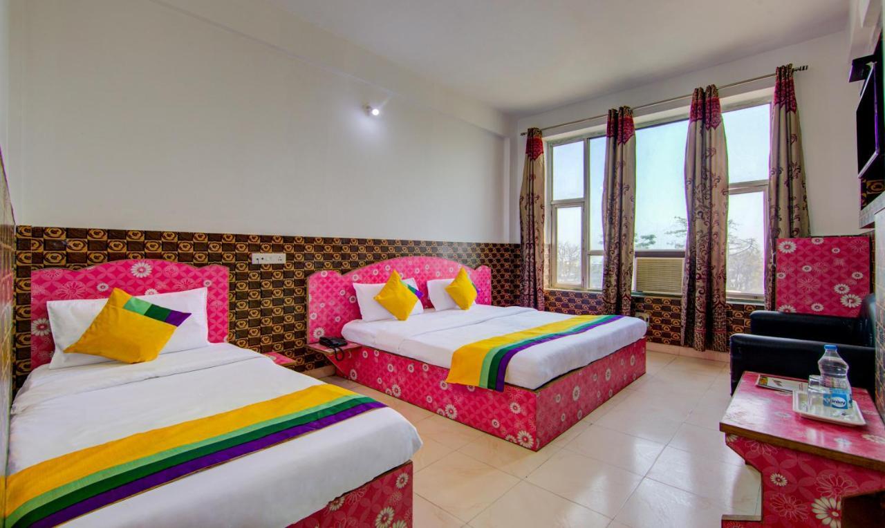 Itsy Hotels Satya Shree Katra  Ngoại thất bức ảnh