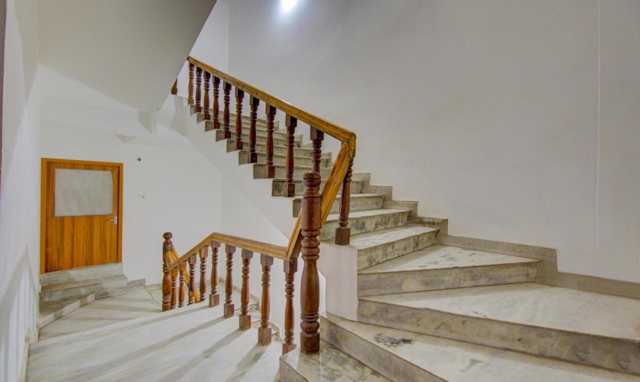 Itsy Hotels Satya Shree Katra  Ngoại thất bức ảnh